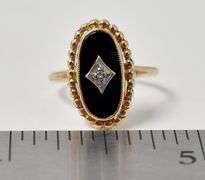 Vintage 10K Yellow Gold Black Onyx Gemstone and Diamond Ring