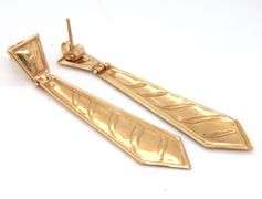 Tasteful 14k yellow Gold Dangle Earrings