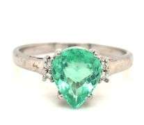 18kt White gold pear shaped Apatite and diamond accent ring