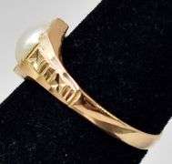 Elegant 18K Yellow Gold Pearl Ring