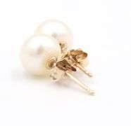 10kt Yellow gold 6.5-7mm pearl stud earrings