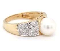 14kt Yellow gold 8-8.5mm pearl and diamond pave ring