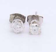 14kt white gold round brilliant cut diamond stud earrings