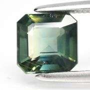 Amazing color! VS clarity! 1.13ct Sapphire center stone!