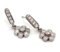 18kt White gold 1ctw diamond flower dangle earrings
