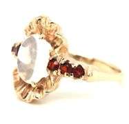 Vintage 10kt Yellow gold moonstone and garnet ring