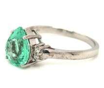 18kt White gold pear shaped Apatite and diamond accent ring