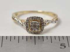 Amazing 10K Yellow Gold Diamond Ring