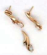 Set of 14kt Yellow gold Opal earrings and pendant