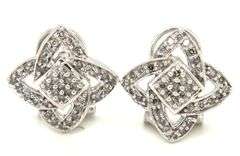 14kt White gold 0.75ctw diamond flower earrings
