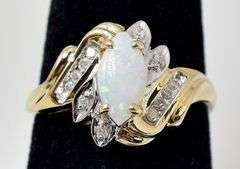 Beautiful 10K Yellow Gold Opal Gemstone and Diamond Ring