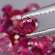 Untreated! Rare color! 2.84ct Imperial red Sapphire set!!!