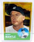 Mickey Mantl 2011 Topps Gold Halogram Baseball Card