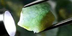 Heavy! 101.15ct uncut, untreated Grandidierite set!