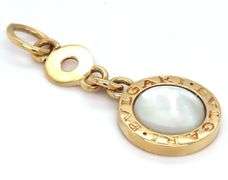 18kt Yellow gold mother of pearl BVlgari style round pendant