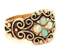Attractive 14K YG Ring with Opals
