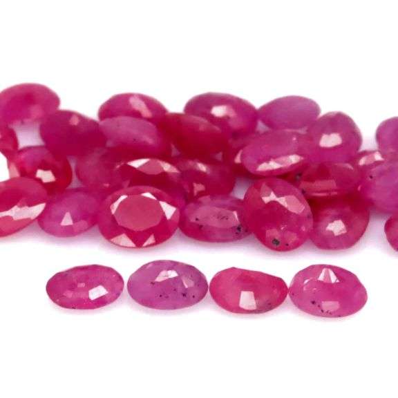 Simply gorgeous 12.30ct reddish pink Ruby set