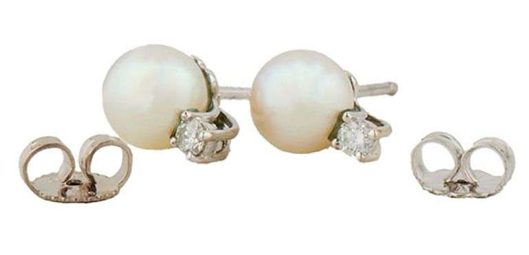 Tiffany & Co. Signature 0.10ctw Diamond and Akoya Pearl Stud Earrings in 18K