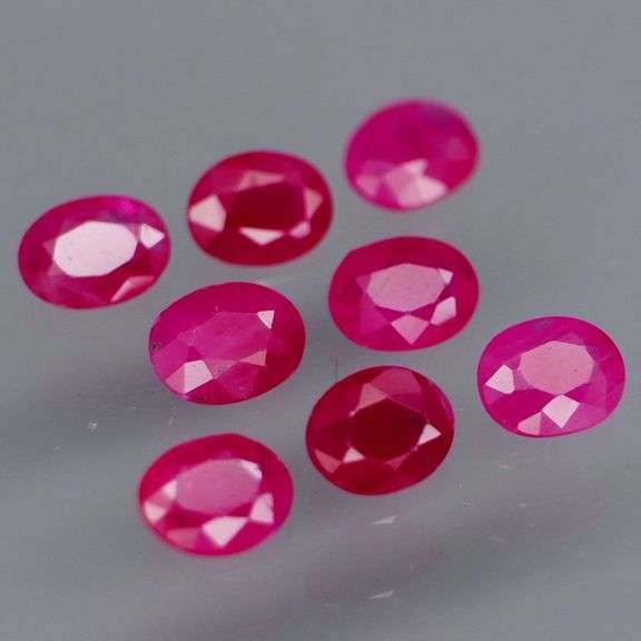 Collectors 2.05ct PIGEONS BLOOD Burmese Ruby set!!!