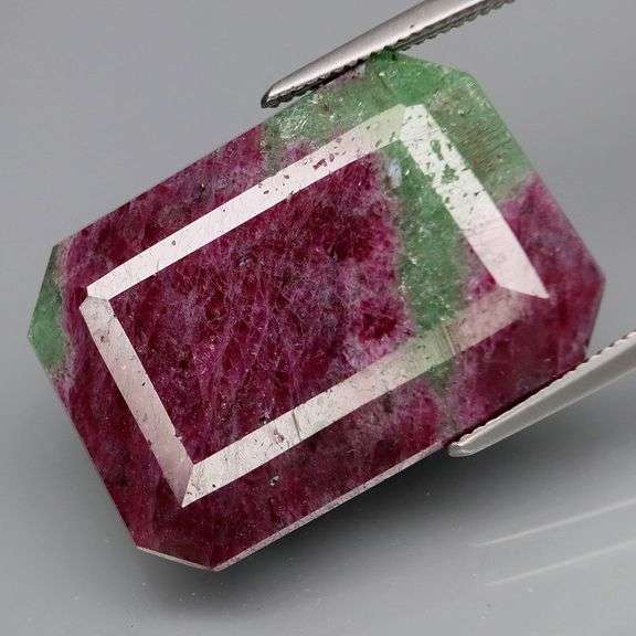 Huge! Collectors 35.50ct all natural Ruby in Zoisite