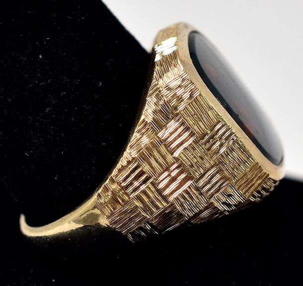 Sturdy 10K Yellow Gold Bloodstone Gemstone Men's Ring