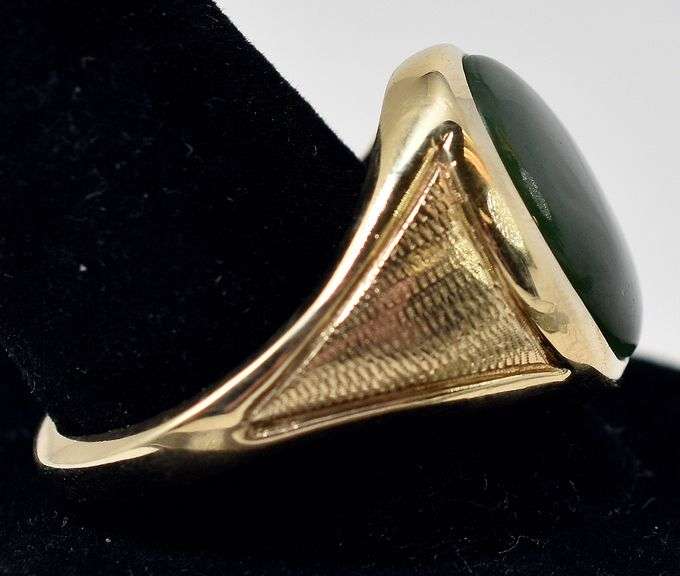Amazing 10k Yellow Gold Jade Gemstone Men's Ring