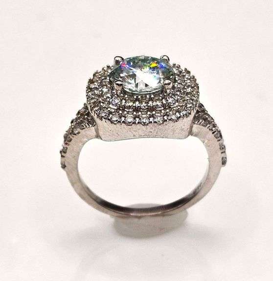 Sparkling 2.75 Ct White Ice Blue Simulated Diamond Ring