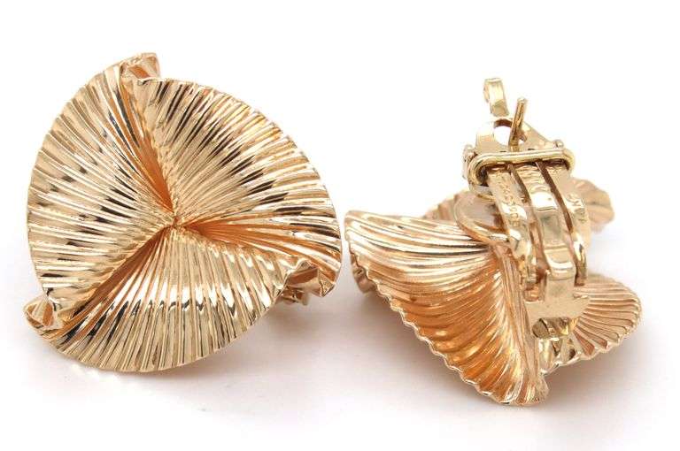 Tiffany & Co Vintage ribbon earrings in 14kt Yellow gold