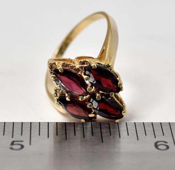 Beautiful 14K Yellow Gold Red Garnet Gemstone