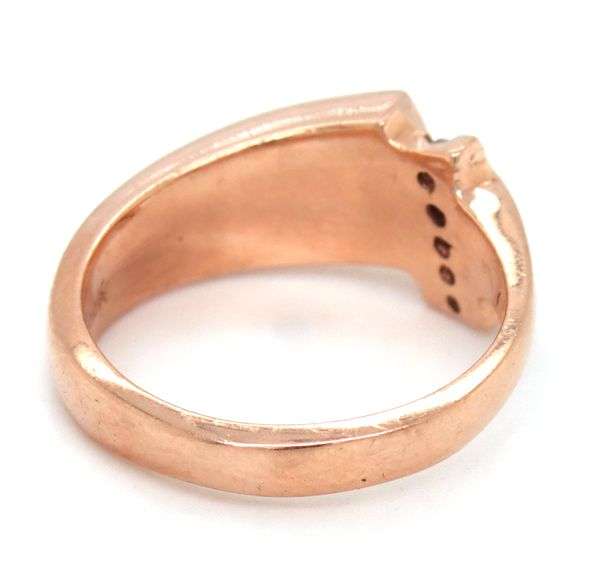Pretty 14K Rose Gold Ring with Mother of Pearl