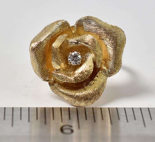 Gorgeous 14K Yellow Gold Diamond Rose Ring