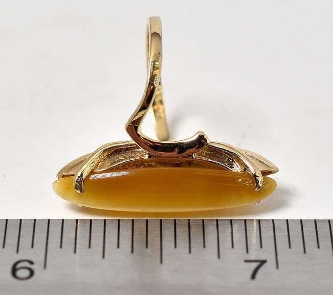 Interesting 10K Yellow Gold Cat's Eye Gemstone Ring