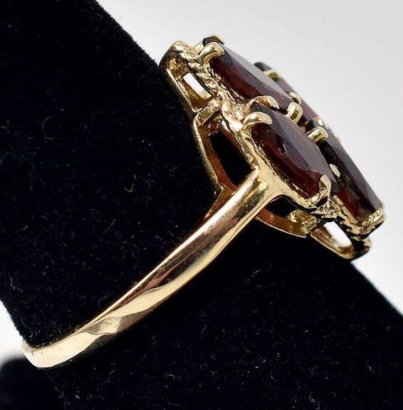 Beautiful 14K Yellow Gold Red Garnet Gemstone