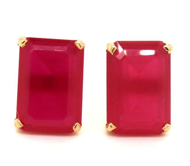 Beautiful 14K YG Synthetic Ruby Earrings