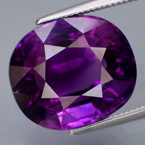 Eye catching! 9.09ct deep violet Amethyst