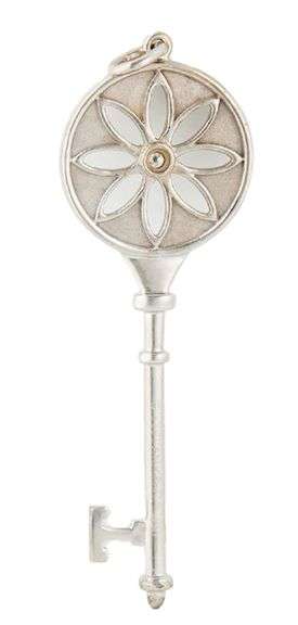 Tiffany & Co. 0.06ct Diamond Blossom Daisy Key Pendant in 18K