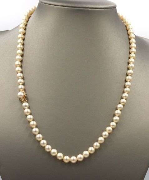 6-6.5mm Pearl necklace with Yellow gold clasp