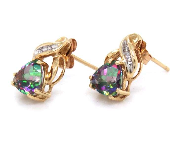Set of 10kt Yellow gold Mystic topaz pendant on chain necklace and matching earrings