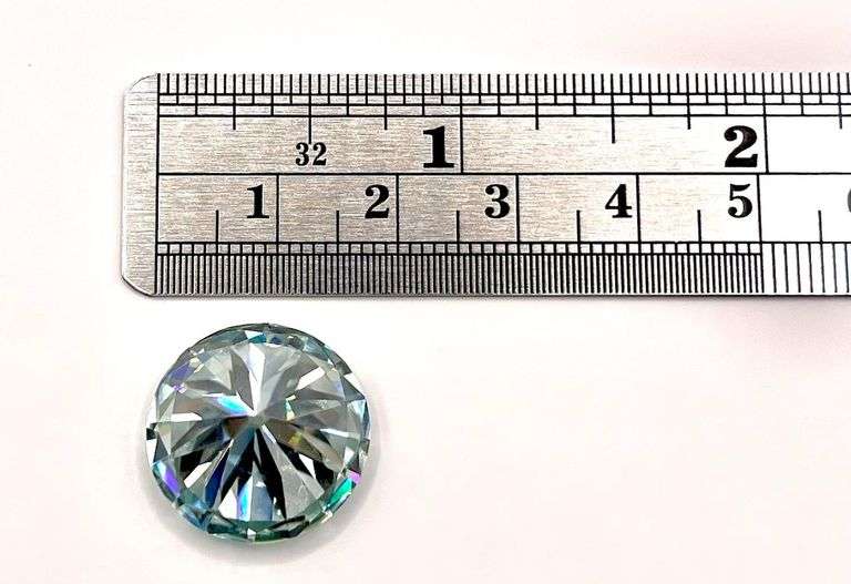 Sparkling Huge 19.4 Ct Mint Green Moissanite Solitaire
