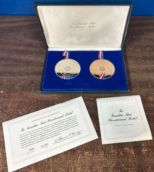 Gorgeous HEAVY Franklin Mint Gem Proof Bicentennial Silver & Bronze Medallion Set