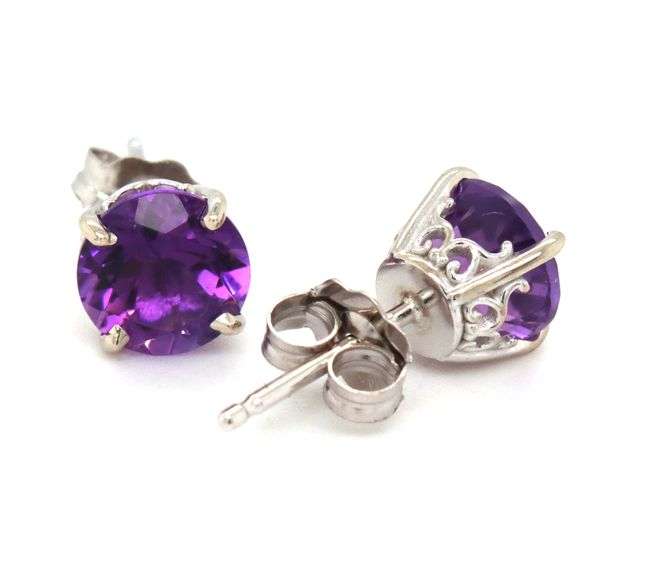 14kt White gold round amethyst stud earrings