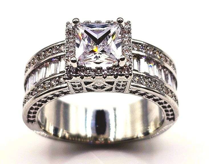 Stunning 14 Kt White Gold Plate 2.15 Ctw Princess Cut Simulated Diamond Ring
