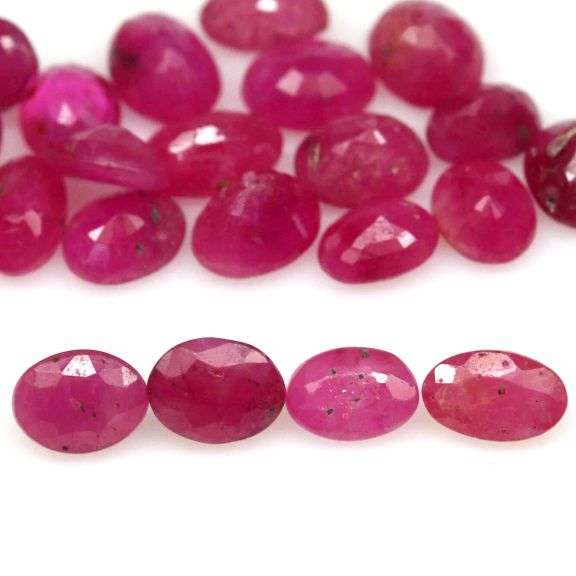 Simply gorgeous 6.90ct reddish pink Ruby set
