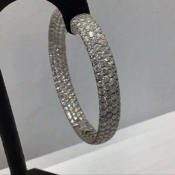 18K White Gold Round Brilliant Cut 17 Carat Diamond Hoops