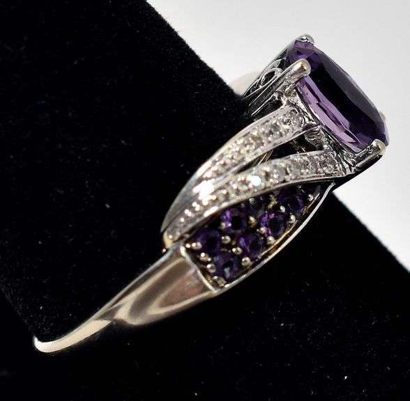 Sparkling 14K white Gold Amethyst Gemstone and Diamond Ring