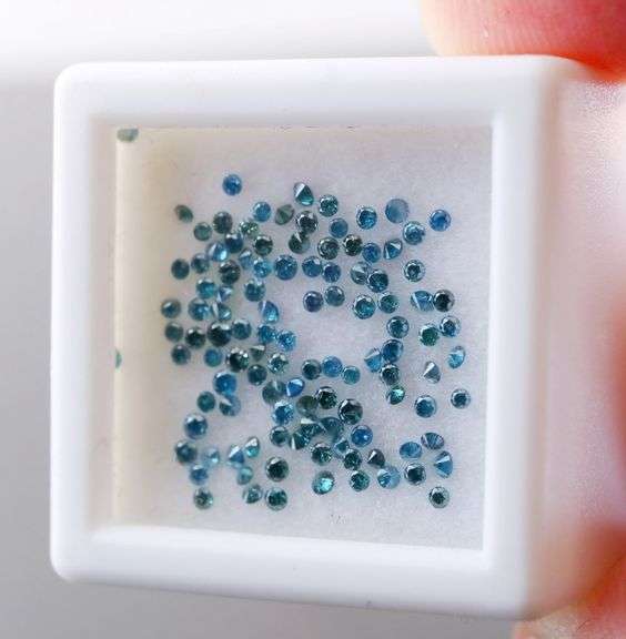 Glittering .81ct set of round brilliant cut Diamonds