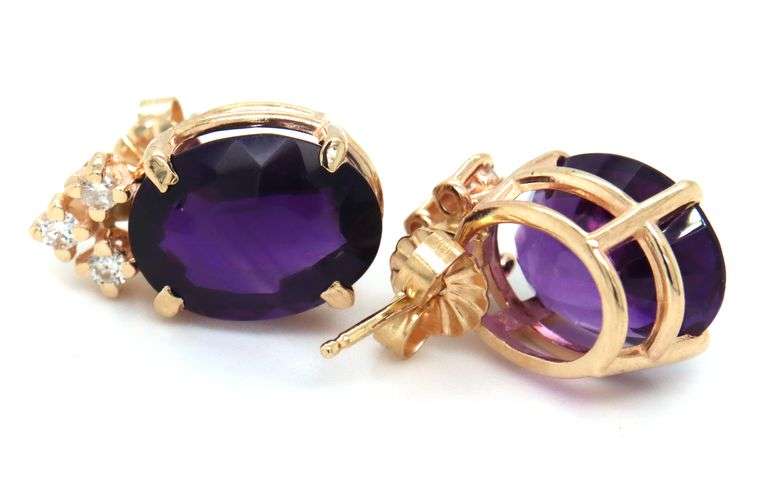 14kt Yellow gold oval amethyst and diamond stud earrings