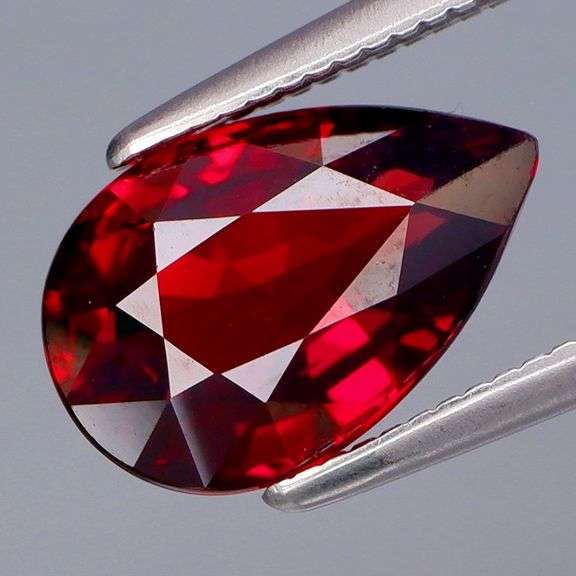 Amazing 2.57ct UNTREATED cherry red Rhodolite Garnet