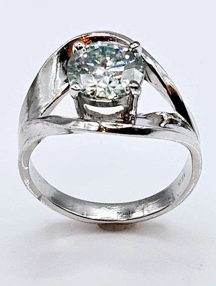 Dazzling 14 Kt White Gold Plated 2.75 Ct White Lab Simulated Diamond Ring