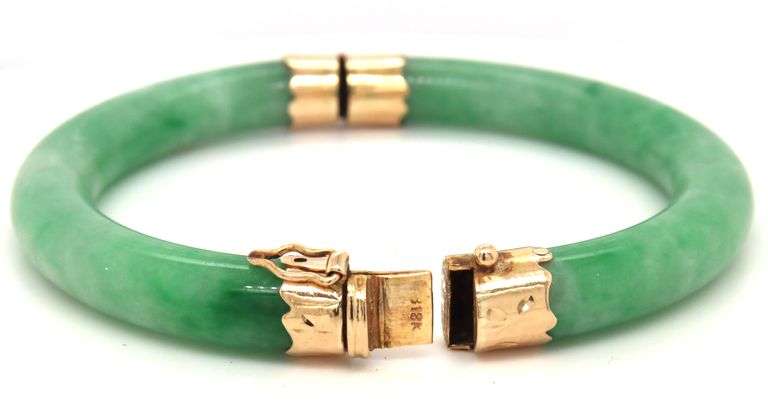 Green Jade hinged bangle bracelet in yellow gold
